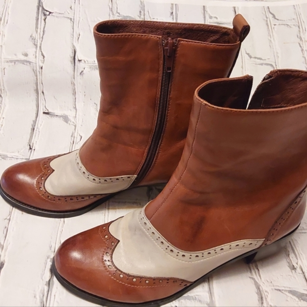 MIZ MOOZ NESS VICTORIAN/VINTAGE STYLE SHORT LEATHER BOOTS SZ 9